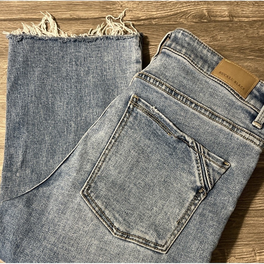 Buckle Light Blue Cropped Ankle Jeans